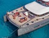 Bow Sun deck with grey hull option